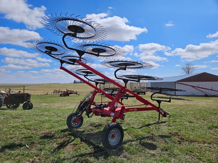 massey-ferguson-12-image-5