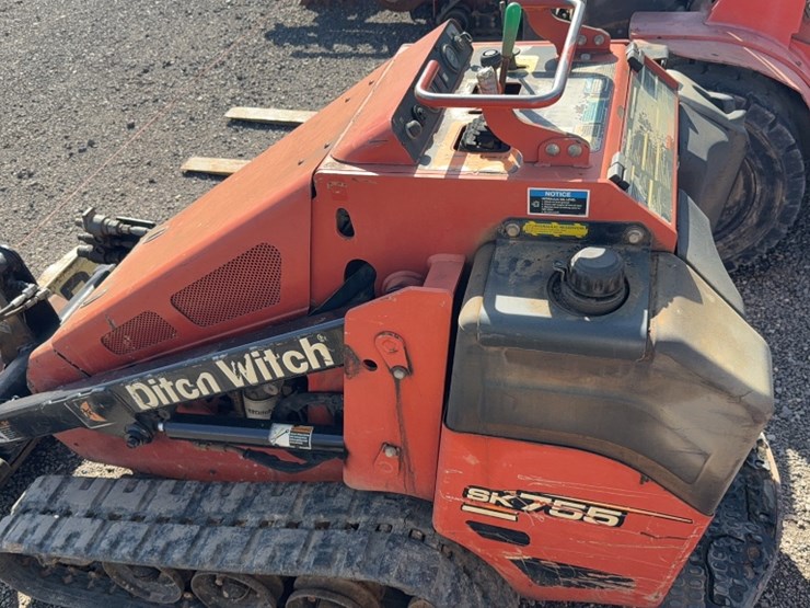 ditch-witch-sk755-image-10