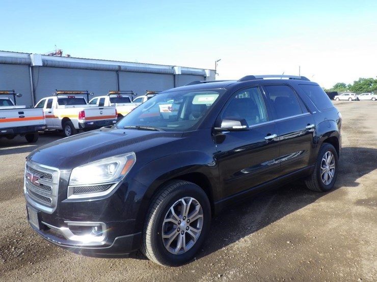 2013-gmc-acadia-image-1