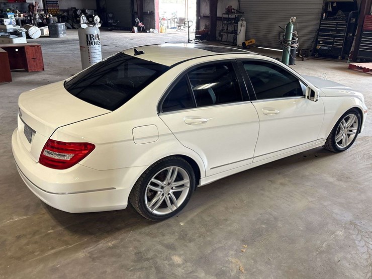 2013-mercedes-benz-c250-4-door-sedan-(123,035-miles)-image-3