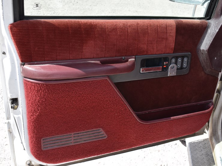 1993-chevrolet-silverado-3500-image-15