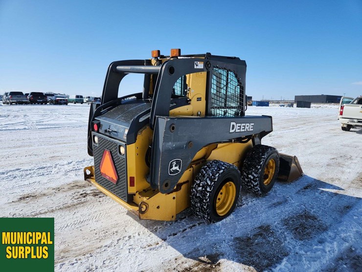 2015-deere-326e-image-4