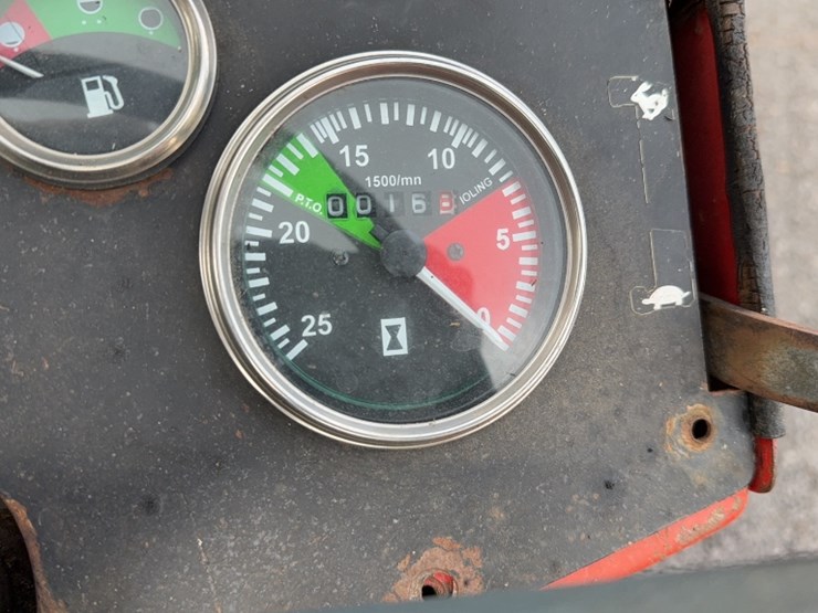 massey-ferguson-245-image-16