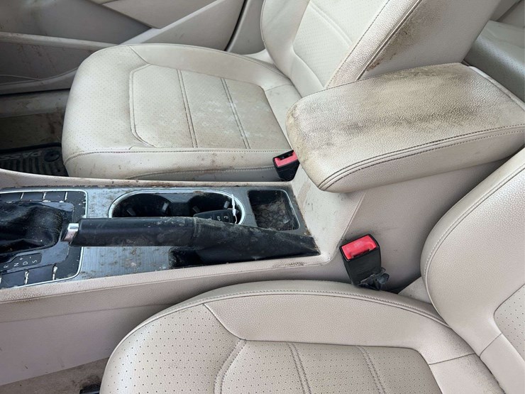 2014-volkswagen-passat-tdi-image-49