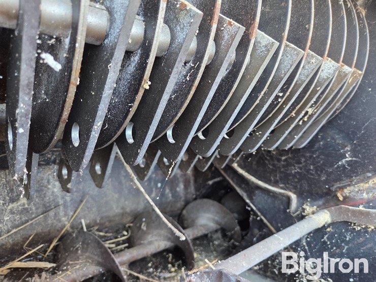 case-ih-fps-1360-0049-grinder-mixer-w/scale-image-17