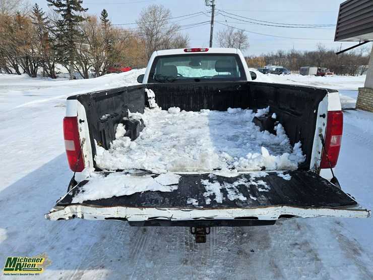 2010-chevrolet-silverado-1500-image-18