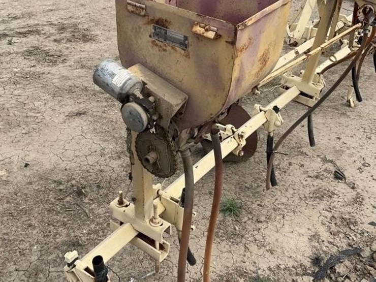 gandy-3-pt-8-row-30"-baiter-bar-image-10