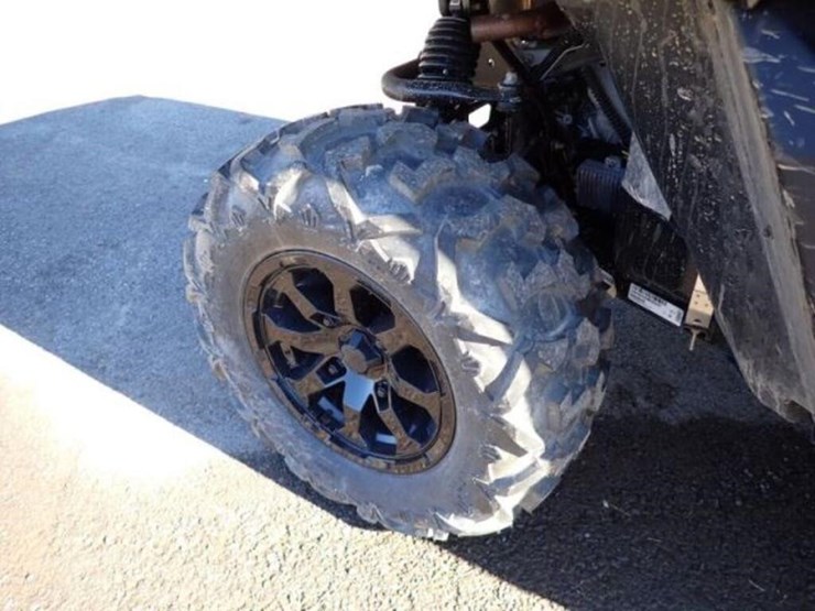 2022-can-am-defender-limited-hd10-4x4-side-by-side-image-47