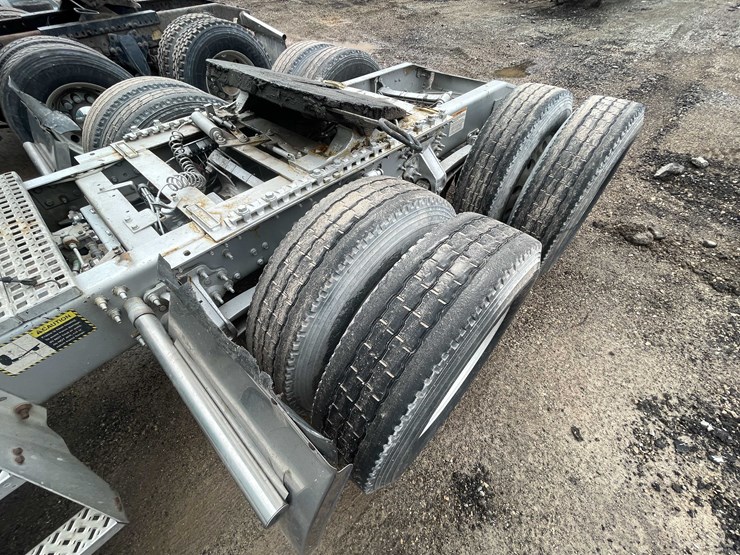 #236-•-2011-mack-semi-tractor-(title-in-delay)-(denmark,-wi)-image-20