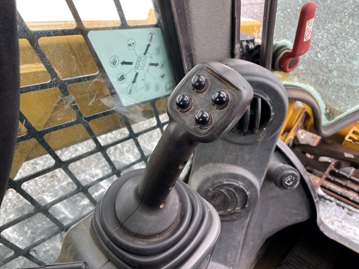 2015-caterpillar-279d-image-35