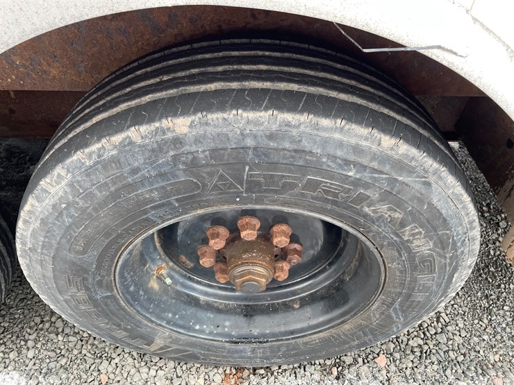 #280-•-2015-united-uxgn-8.536tr80-(3)-axle-enclosed-trailer-(has-wi.-title)-(mason,-wi)-image-9