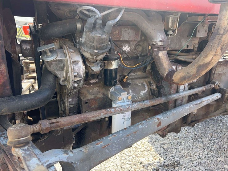 massey-ferguson-135-image-3