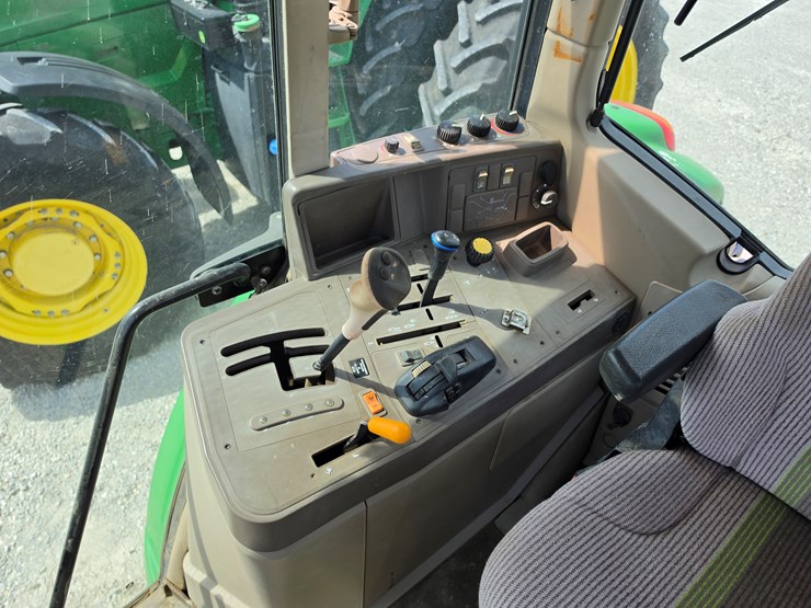 2010-john-deere-6230-image-15