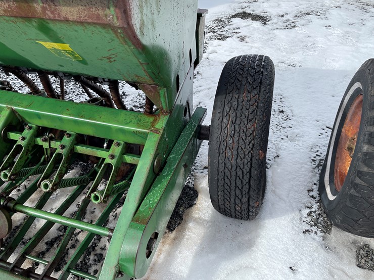 #150-•-oliver-64-grain-drill-(mason,-wi)-image-23