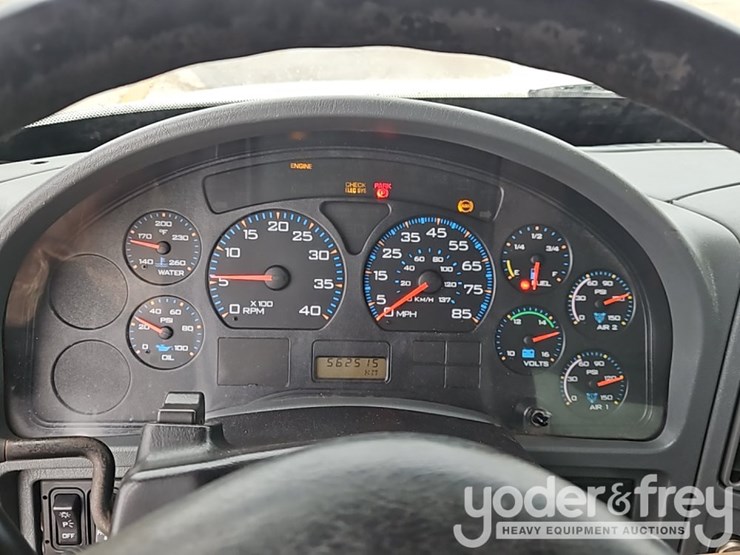 2005-international-8600-image-38