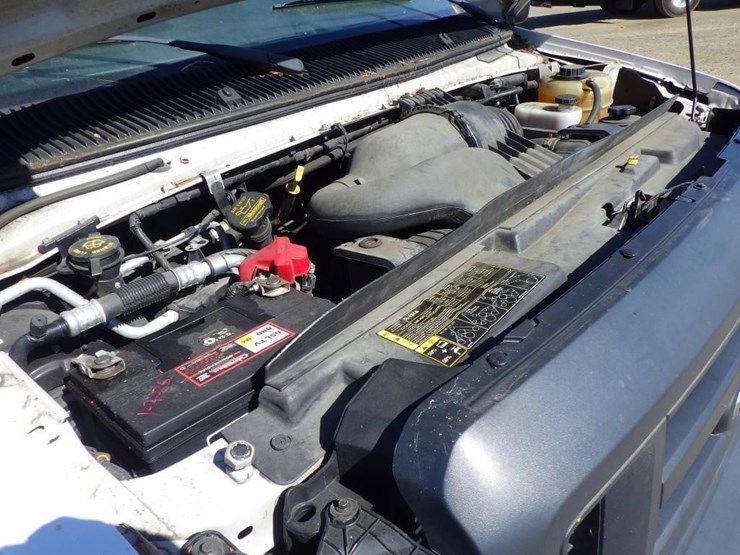 2013-ford-econoline-350-image-12