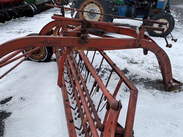 new-holland-55-image-16