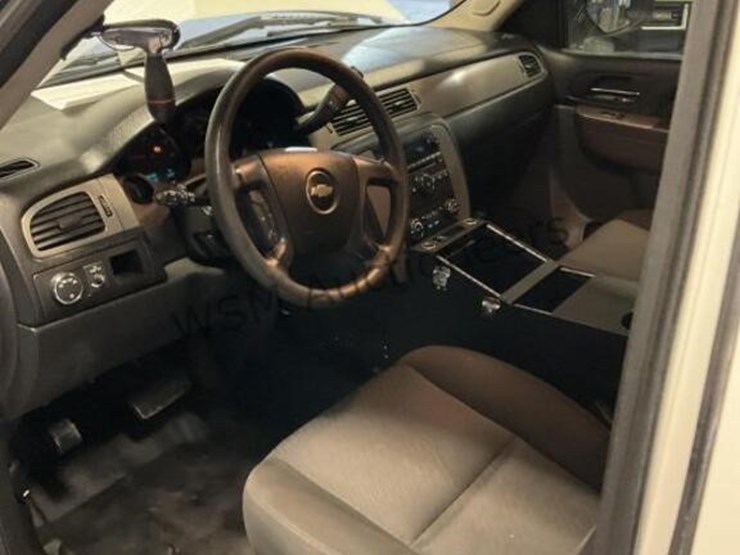 2014-chevrolet-tahoe-image-22