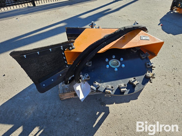 2025-massey-ferguson-730-image-2