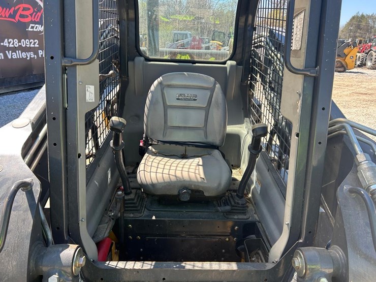 2016-new-holland-l234-image-12