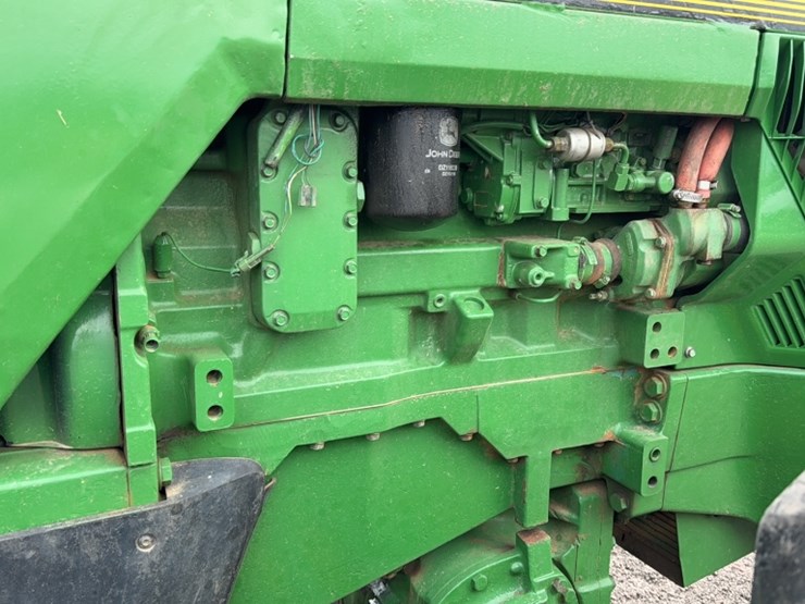 john-deere-8300-image-7