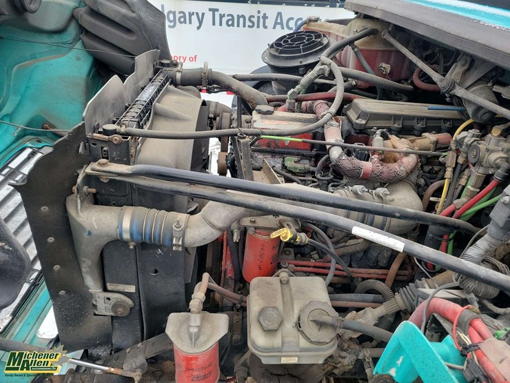 2008-freightliner-m2-106-image-23