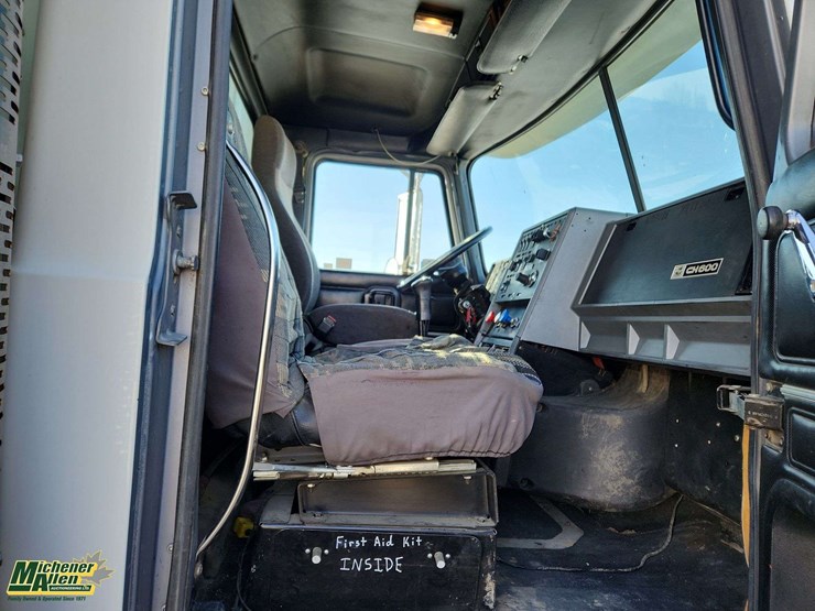 1998-mack-ch613-image-19