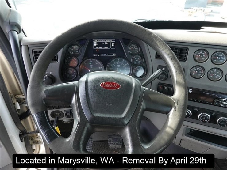 2015-peterbilt-567-image-22