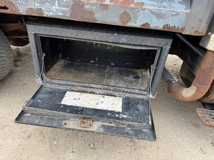 2003-international-durastar-4300-image-29