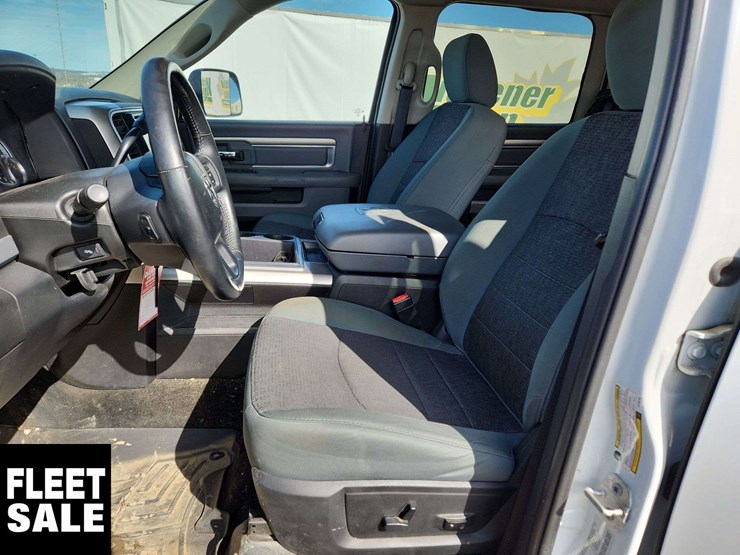 2015-dodge-2500-image-15