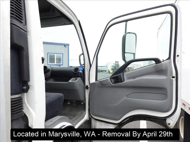 2018-hino-195-image-25