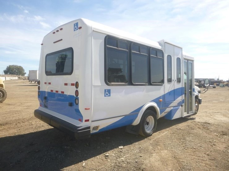 2014-ford-e450-image-4