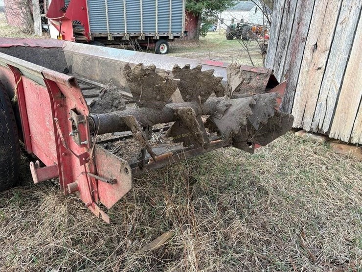 h&s-model-180-manure-spreader-image-5