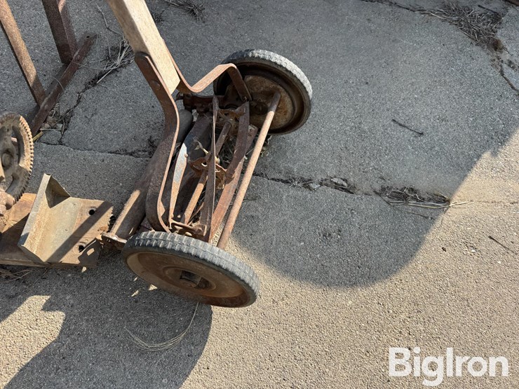 antique-farm-tools-image-14