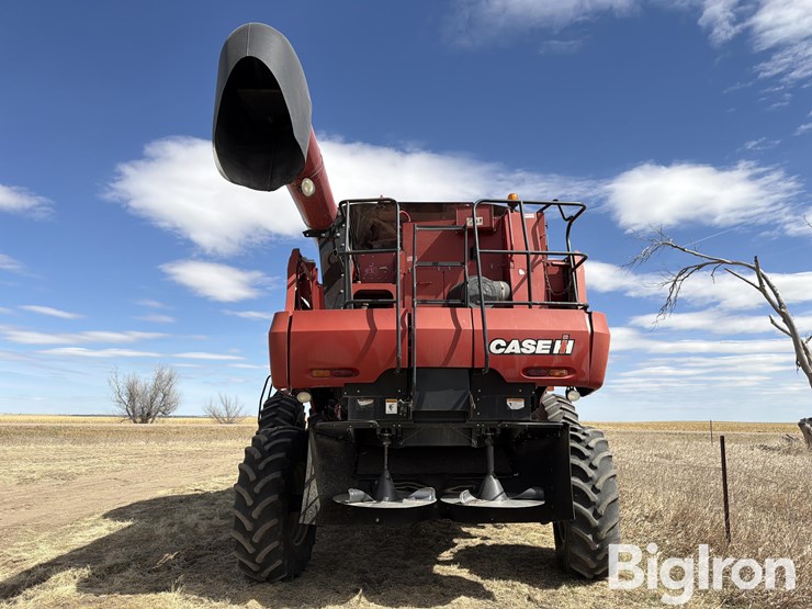 2009-case-ih-6088-image-6