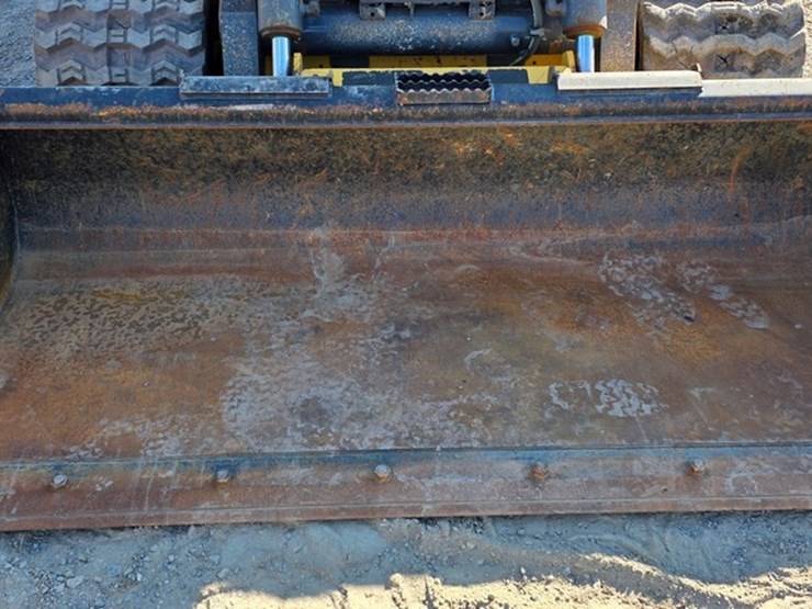 2023-deere-331g-image-37