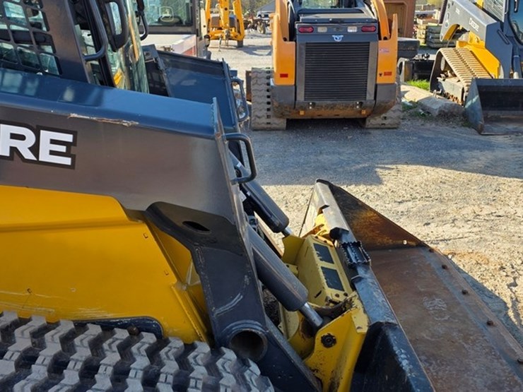 2023-deere-331g-image-9