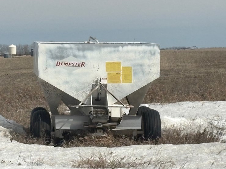 seller-#39.--6-ton-dempster-fertilizer-spreader,-540-pto,-tandem-wheels,-single-spreader,-no-rust-image-1