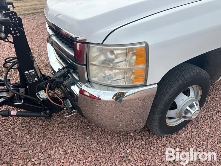 2010-chevrolet-3500-image-11