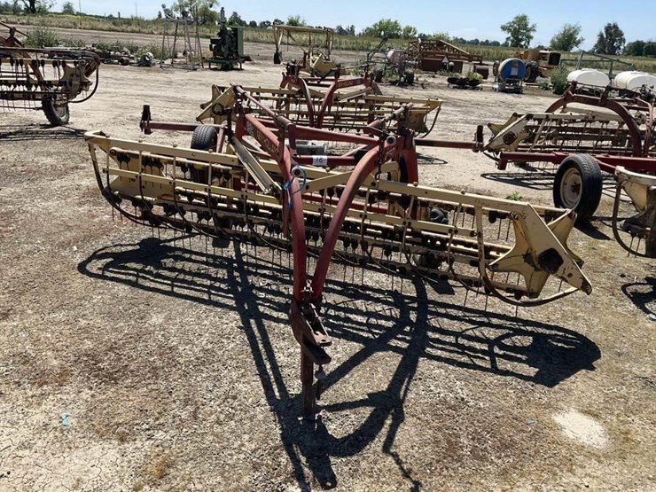 new-holland-260-image-2