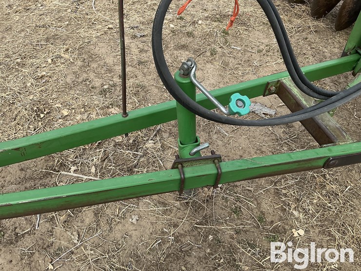 john-deere-210-image-10