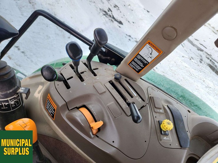 2014-john-deere-6115d-image-12