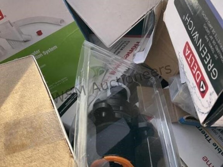 large-box-of-asst-household-&-home-improvement-image-4