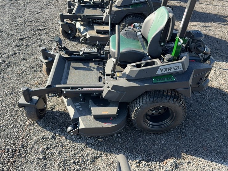#4047-•-yakta-yxr-320-zero-turn-mower-image-13