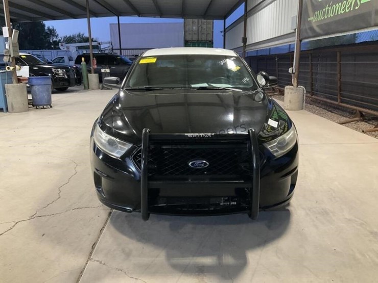 2013-ford-taurus-sdn-image-3