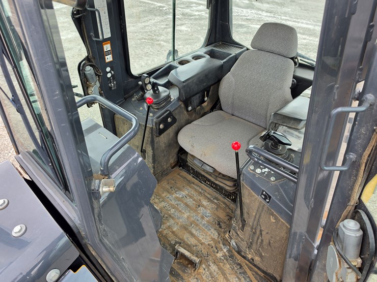 2013-deere-650k-xlt-image-9