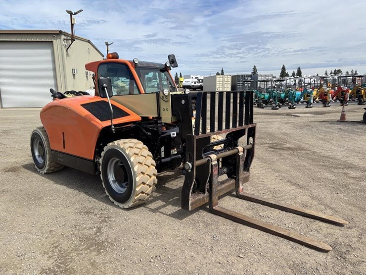 2017-jlg-g5-18a-image-2