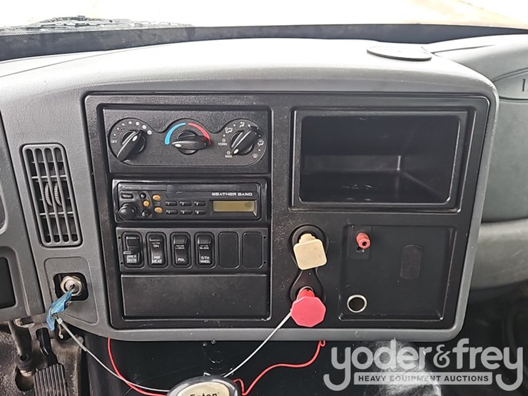 2005-international-8600-image-31