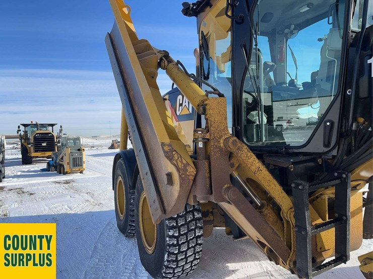 2018-caterpillar-160m-image-25