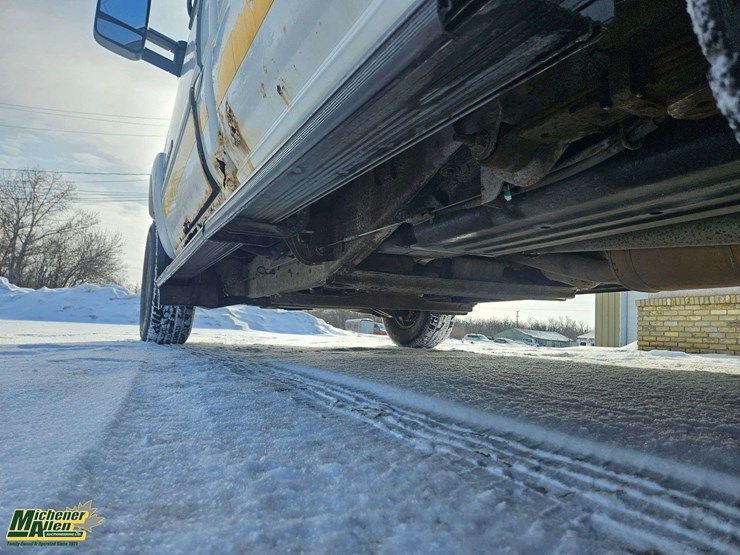 2006-gmc-sierra-2500hd-image-32